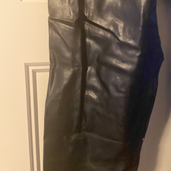 Faux Leather Wilfred Leggings - Picture 4 of 4